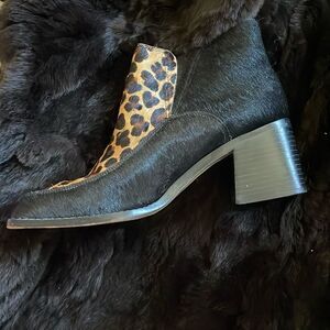 Bruno Valenti Leopard print calfskin booties size 8